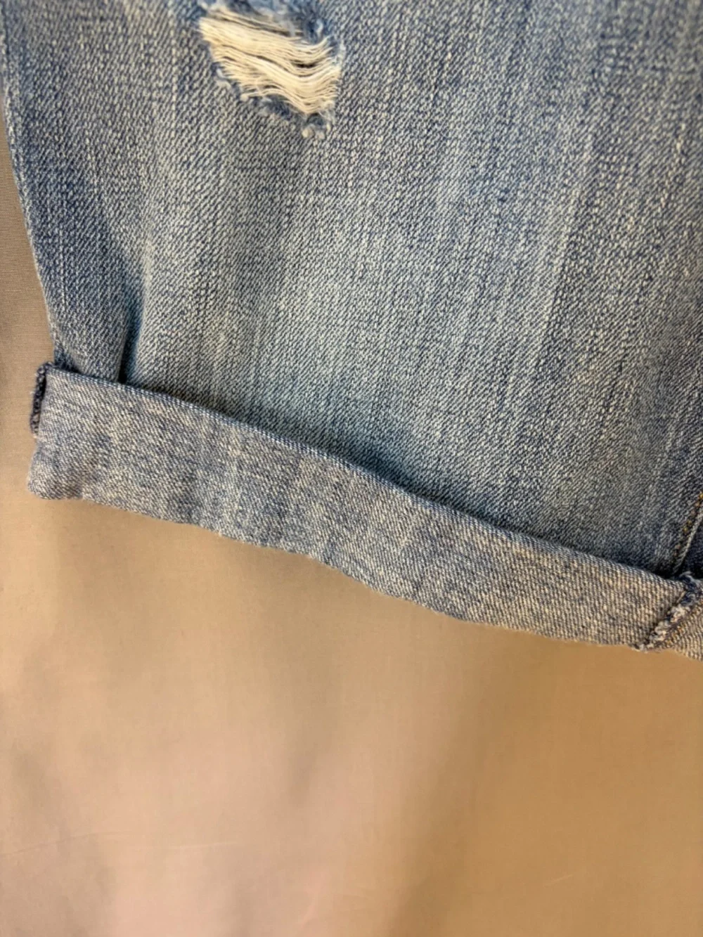 LOFT Distressed Denim Jean Shorts, color Blue size 26/2 (NWT) - Picture 5 of 10